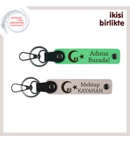 Yakın Arkadaşa Anlamlı Hediye – Çocuk Ve Ayyıldız 2’li Deri Anahtarlık Set, Fıstık Yeşil-Pudra
