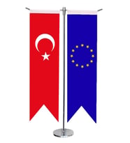 Masa Üstü Kırlangıç Avrupa Birliği + Türk Bayrağı + Krom T Direk Masa Bayrak Seti