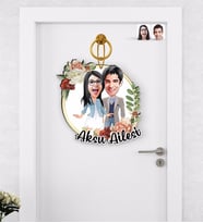 BK Gift Kişiye Özel Sevgililer Karikatürlü Ahşap Kapı Süsü-81