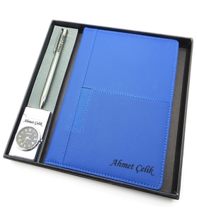 Signator® Codex  N272 Kişiye Özel Defterli Set - İsme Özel Gümüş Kalem + İsme Özel Mavi Defter + İsme Özel Gümüş Çakmak  İsme Özel Kutusunda Hediyelik Set (Karışık)