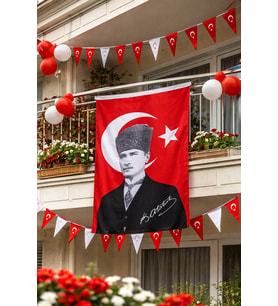 Kalpaklı Atatürk Detaylı Türk Bayrağı 70x105 cm – Balkon, Okul ve Ev İçin (Kırmızı-Beyaz)