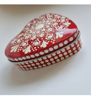 Sevgililer Günü Kalpli Kutu İçinde Kırmızı Kokulu Mum 10x10 cm