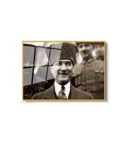 Çerçeveli Yatay Cam Tablo Salon Duvar Tablosu Yatay Cam Gulen Ataturk Yeni Ev Hediyesi Ofis Tablosu (Altın)