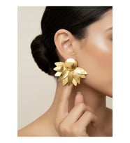 Kat Kat Yaprak Çiçek Güneş Model Gold Renk Küpe 5*4cm