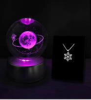 3D Galaksi Temalı Satürnlü Kız Işıklı Cam Küre & Zirkon Taşlı Kar Tanesi Kolye Hediye Seti (Model 1)