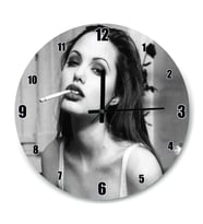 Cakatablo Angelina Jolie Sigara İçiyor Siyah Beyaz Fotoğraf Duvar Saati