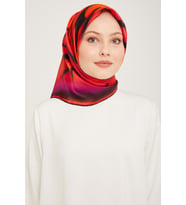 Armine Nostalji Serisi Twill İpek Eşarp 9020D-03 (Siyah-Nar Çiçeği)