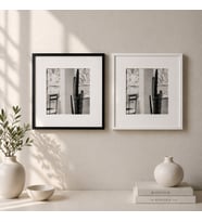 Yapışkanlı Paspartulu Fotoğraf Çerçevesi - 21x21cm 2’li paket +resim baskısı (Beyaz)
