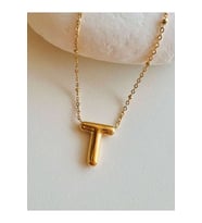GOLD RENK T HARF ÇELİK BALON KOLYE ACR5692