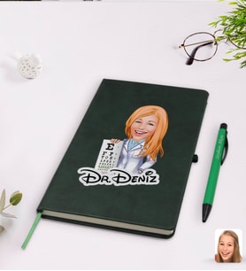 BK Gift Kişiye Özel Kadın Göz Doktoru Karikatürlü Yeşil Termo Deri Defter Kalem Seti Model 1