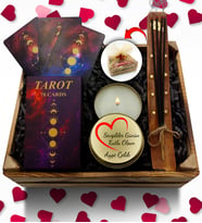 Kasa İçerisinde Kişiye Özel Metal Kutulu Mum & Çubuk Tütsü & Tarot Kartları Hediye Seti