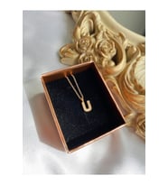 Zirkon Taşlı Minimal Gold U Harfli Kolye