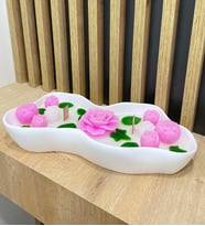 Dekoratif Asimetrik Kasede Pembe Çiçekler Ahşap Fitilli Kokulu Mum