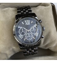 Özel Edition Siyah M Kors Model Premium Erkek Metal Kol Saati Avantajlı Kampanyalı Arkadasa Sevgiliye Kocaya Yildonumu Hediyesş Babaya Kuzene Amcaya Dayıya Dogun Gunu Hediyelik Kol Saati Erkek Casual Günlük ve Spor Kullanımına Uygundur Özel Kutulu