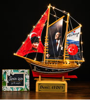 Kişiye Özel Led Işıklı Ahşap Gemi Maketi Atatürk Temalı El Yapımı Büyük Boy Hediye
