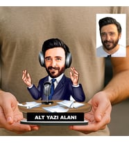 Kişiye Özel Spiker Karikatürlü 18 cm MDF Masaüstü Biblo - Spiker Hediyesi Yeni İş ve Meslek Hediyesi