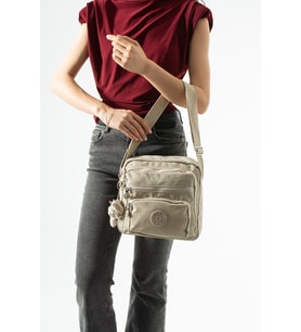 Ultra hafif, çok cepli , çok bölmeli Çapraz askılı Postacı çanta (spor, seyahat, gündelik ) Bej Model: 571-6U