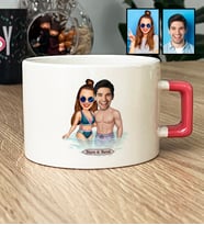 Kişiye Özel Karikatürlü Tatilci Sevgililer Lüks Fincan Sevgililer Günü Hediyesi