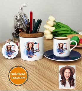 Kişiye Özel Karikatürlü Diş Hekimi Hediye Seti Türk Kahvesi Fincanı, Kalemlik, Anahtarlık Diş Hekimleri Günü Hediyesi Kadın Diş Hekimine Hediye (Lacivert)