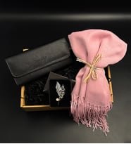 Pembe Şal& Kadın Cüzdanı& Gümüş Renk Yaprak Broş Hediye Seti (Model 2)