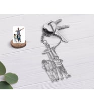 BK Gift Kişiye Özel Tam Boy Karakalem Baba ve Oğullar Karikatürlü Şeffaf Pleksi Anahtarlık-1 (Beyaz)