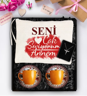 Anneler Gününe Özel Desenli İkili Turuncu Fincan & El Çantası & Melek Kolye Hediye Seti (Kırmızı)