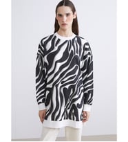 LCW Modest Siyah Büyük Beden Desenli Kadın Sweatshirt Tunik