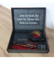 Kişiye Özel Resimli ve İsimli  Erkek Seti Kombini Kemer Cüzdan Zippo Çakmak Tesbih