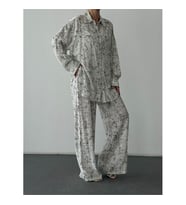 Quzu Batik Desenli Ekru Kadın Gömlek GML01755