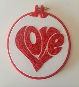 Mi-Knitting, Sevgililer Günü Kalpli Panolar, Punch Nakışı Duvar Panosu,El işi Pano, Sevgililer günü hediyesi (Krem)