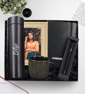 Kişiye Özel 500 ML Dereceli Termos & Siyah Porselen Kupa & Siyah Defter & Çerçeve & Mat Siyah Kalem Hediye Seti