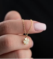 925 Ayar Gümüş Gold Kaplama Zirkon Taşlı 4 Yaprak Yonca Kolye (Altın)