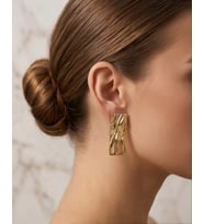 Dokulu Plaka Küpe – Modern Statement Dikdörtgen Küpe