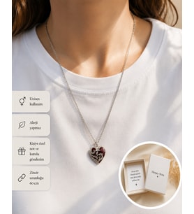 Kırmızı Taş Detaylı Kalp Kolye – Zirkon İşlemeli Gümüş Renk Unisex Kolye