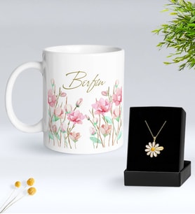 BK Gift Kişiye Özel İsimli Çiçek Tasarımlı Beyaz Kupa ve Papatya Kolye Hediye Seti - 11, Sevgiliye Hediye, Anneye Hediye, Arkadaşa Hediye