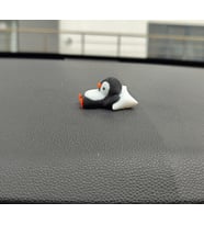 Sevimli Yastıkta Uyuyan Penguen