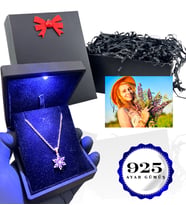 Işıklı Kutusunda 925 Ayar Gümüş Lotus Çiçeği Kolye - Siyah Hediye Kutusunda Fotoğraflı