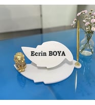 Sümen Ofis için Doğal Beyaz Mermer Yaprak İsimlik Gold Tasarımlı Kalem ve Aslan Biblo