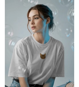 Kadın Tekir Kedi Baskılı Oversize Tişört – Minimal Tabby Cat Tasarım