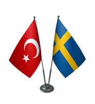 Masa Üstü İsveç Bayrağı Türk Bayrağı İkili Krom Direk Masa Bayrak Seti