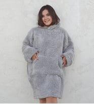 Evde Rahatlık İçin Oversize Giyilebilir Battaniye – Unisex Kapüşonlu Model (Gri)