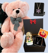 Kişiye Özel Premium Hediye Seti - Büyük Boy Pembe Peluş Ayıcık ve Fotoğraflı Hediye Kutusu (Model 3)