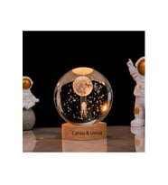 Kişiye Özel Işıklı Ahşap Kaideli Aya Çıkan Astronot Cam Küre 6cm