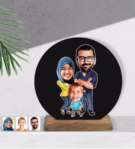 BK Gift Kişiye Özel Tesettürlü Aile Karikatürlü Yuvarlak Ahşap Biblo-1