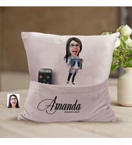 BK Gift Kişiye Özel Doktor Karikatür Tasarımlı Organizer Kumanda ve Atıştırmalık Cepli Pembe Kırlent Yastık-3 Arkadaşa Hediye, Cepli Yastık