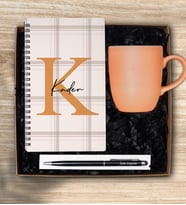 Kişiye Özel Ahşap Defter, Kalem, Turuncu Renkli Kupa Bardak Hediye Seti 