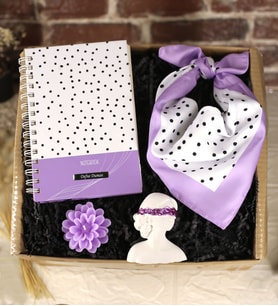 Kişiye Özel Desenli Defter & & Renkli Fular Hediye Seti & Dekoratif Obje & Mum Hediye Seti
