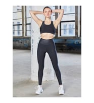 Siyah Kendinden Enine Çizgi Desen Deri Görünümlü Kumaş Spor Tayt