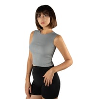 Kadın Gri Fitted/Vücuda Oturan Crop Halter Yaka Fitilli Esnek Örme Bluz Atlet 23K-TRP-CRP06