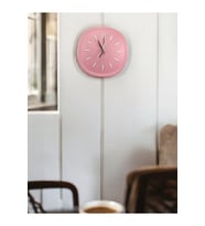 Dekoratif Tasarımlı Renkli Kare Duvar Saati Polyester Döküm Pembe 26 Cm